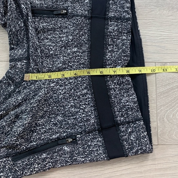 Lululemon Inspire Tight II Leggings
Power Luxtreme Suited Jacquard Black White - Picture 11 of 14